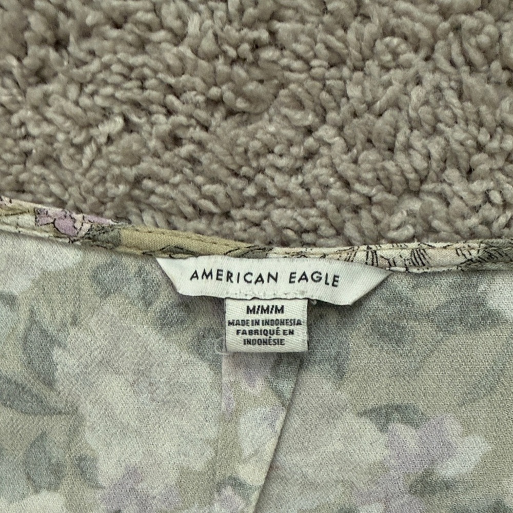 American Eagle Outfitters Olive Green Floral V-Neck Long Sleeve Top - Picture 2 of 3